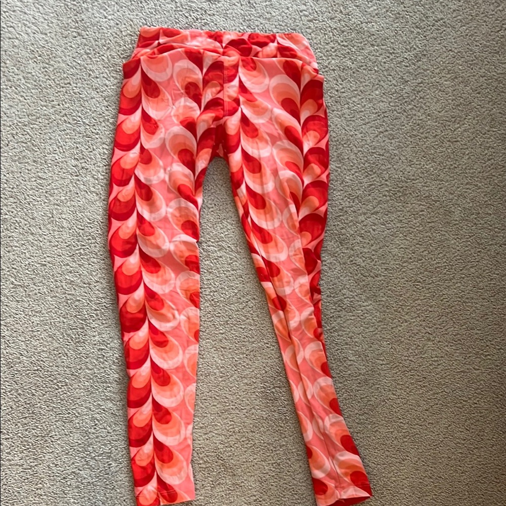 Lularoe  Vibrant Heart Red and Pink  Leggings